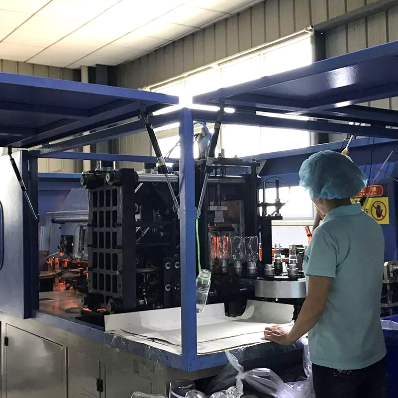 吹塑設備Equipment